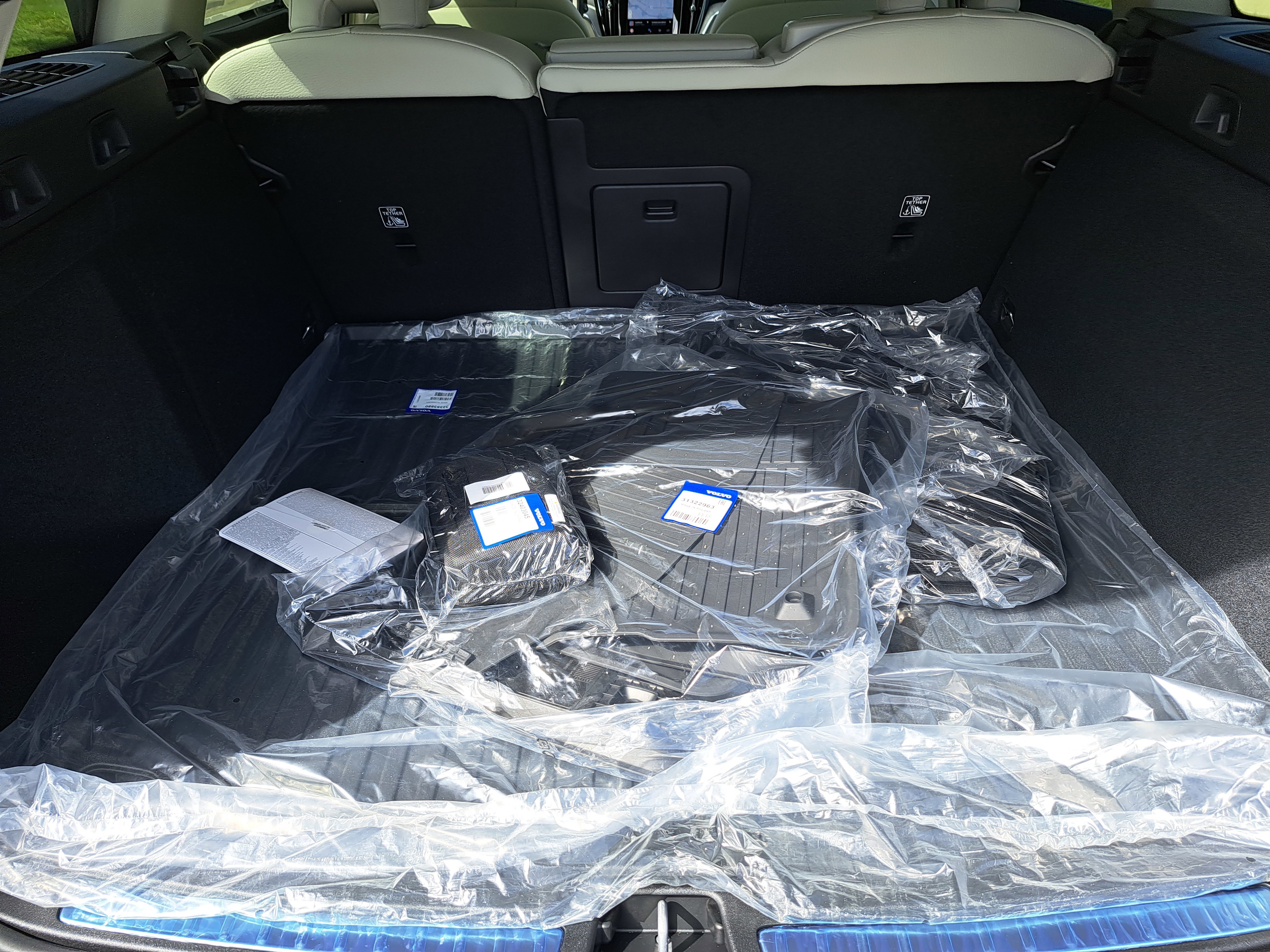 New 2026 Volvo V60 B5 Cross Country Plus w/ Protection Package Premier image 8