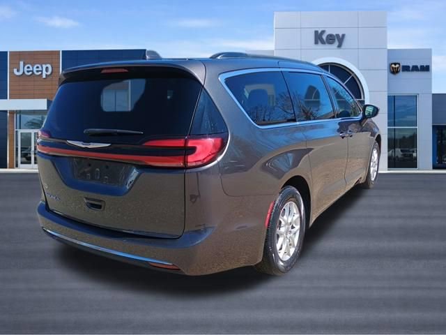 Used 2022 Chrysler Pacifica Touring-L image 5