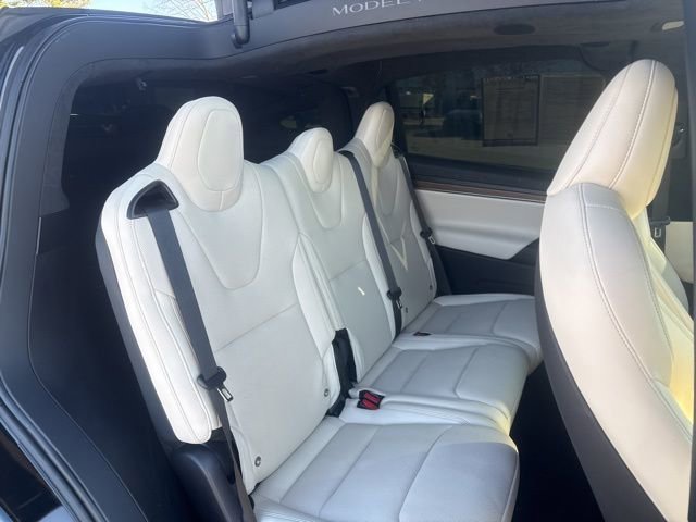 Used 2022 Tesla Model X image 17