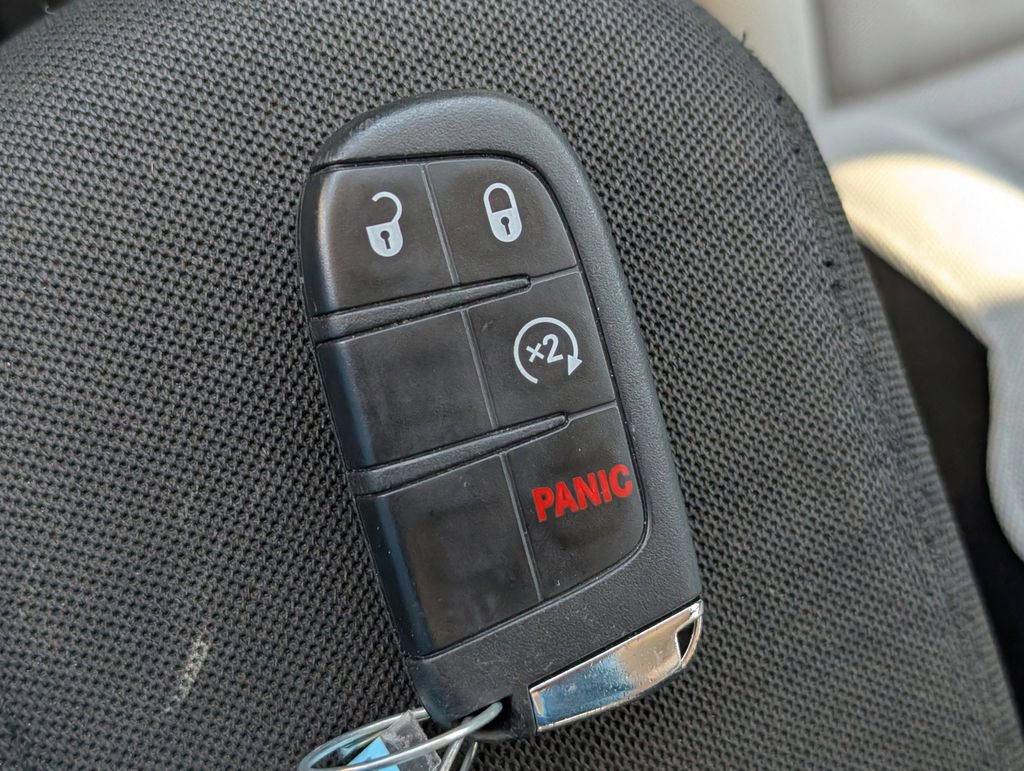 Used 2020 Jeep Renegade Latitude image 29