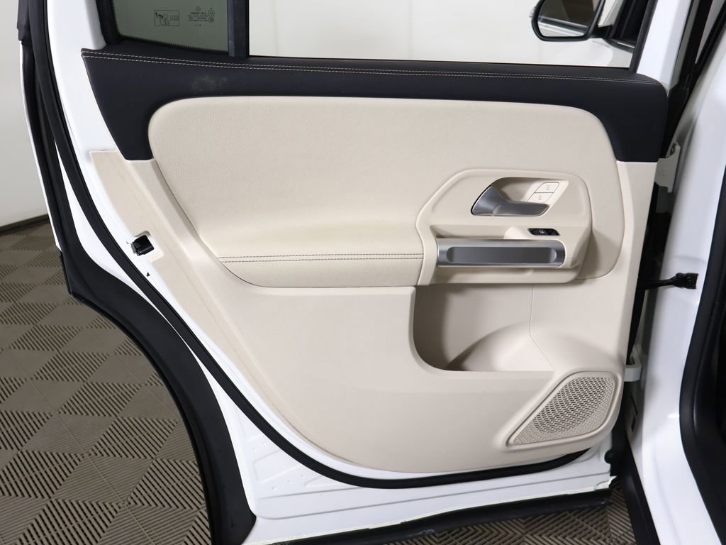 Used 2022 Mercedes-Benz GLB 250 4MATIC image 26