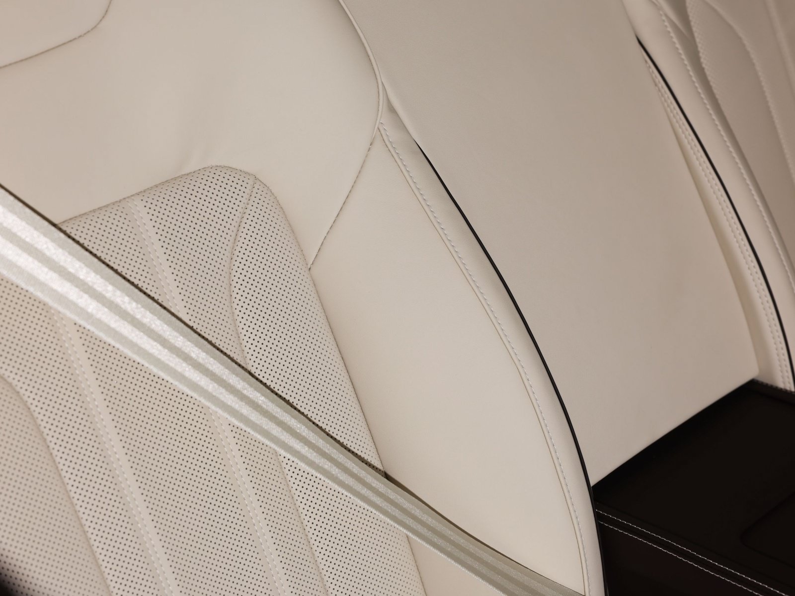 New 2026 Bentley Continental GT AWD/4WD image 14