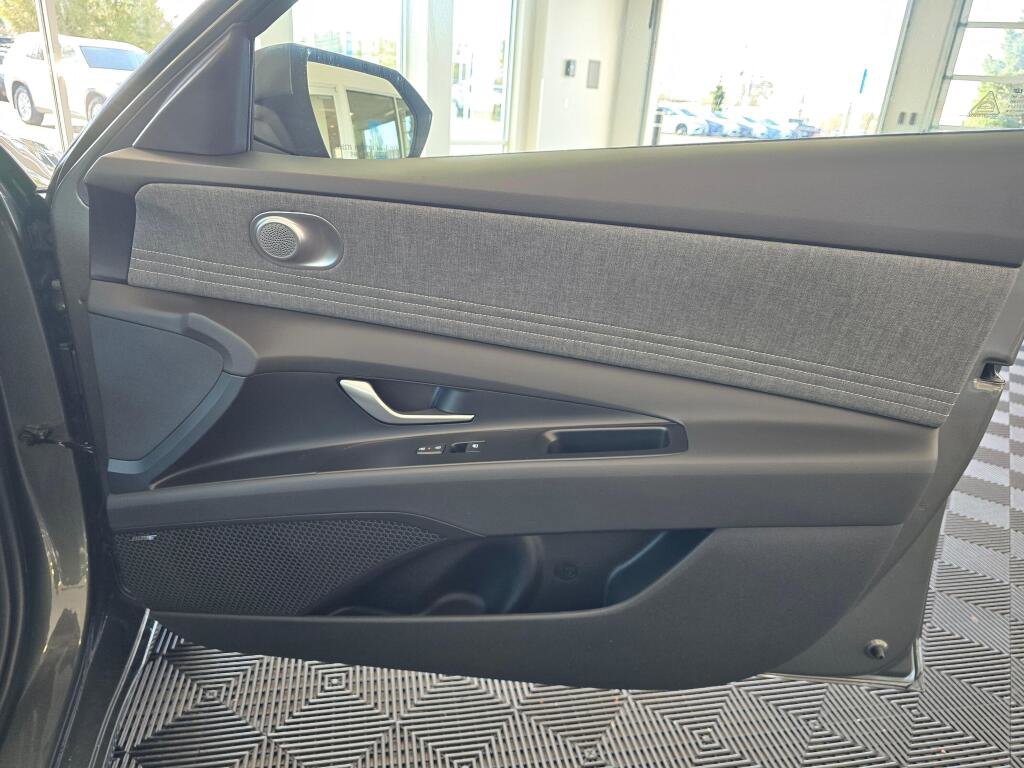 New 2026 Hyundai Elantra Limited image 42