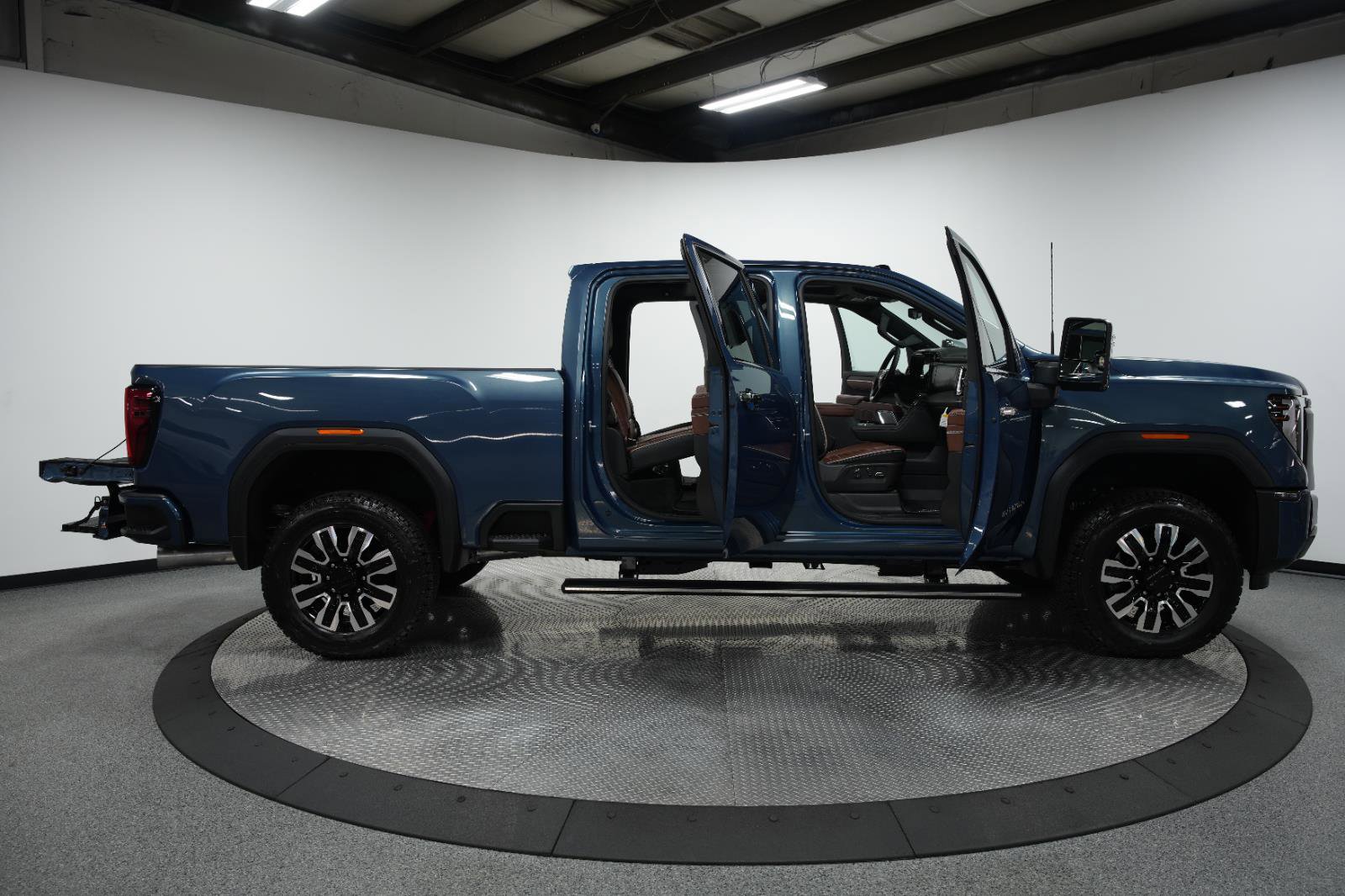 New 2026 GMC Sierra 2500 Denali Ultimate image 13