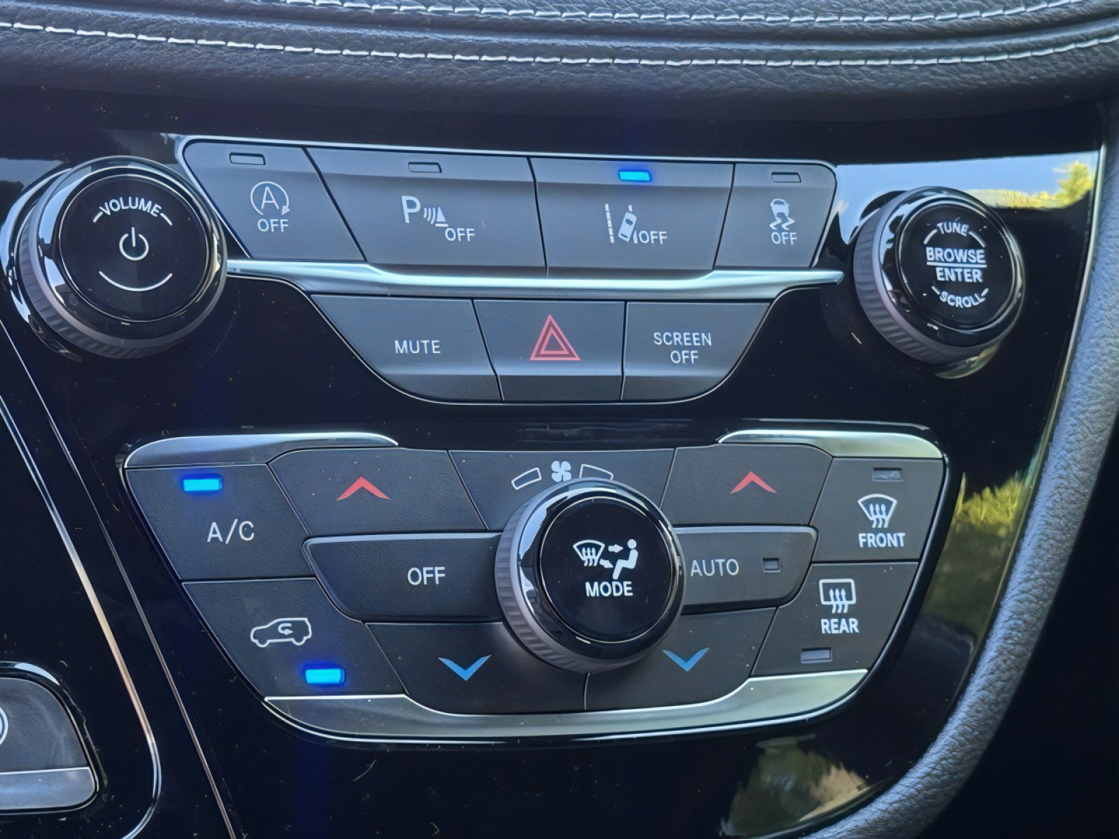 New 2026 Chrysler Pacifica Limited w/ S Appearance Package image 28