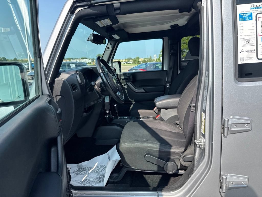 Used 2018 Jeep Wrangler Unlimited Sport S AWD/4WD image 25