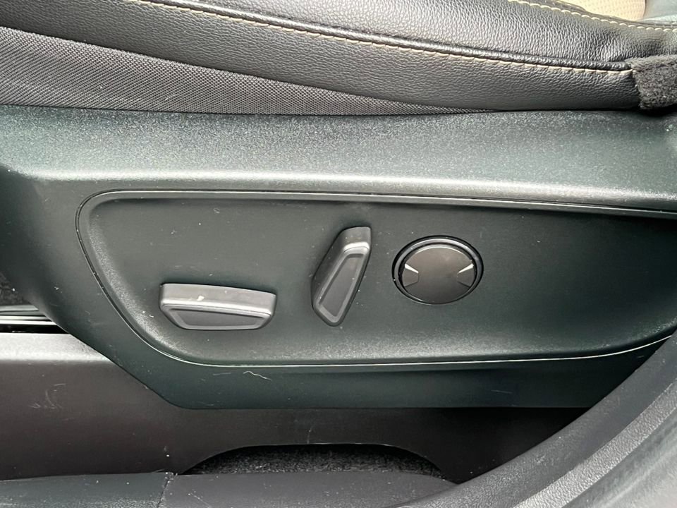 Certified 2022 Ford Escape Titanium w/ Titanium Elite Package image 10