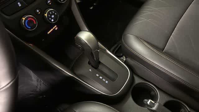 Used 2018 Chevrolet Trax LT w/ LT Convenience Package AWD/4WD image 21