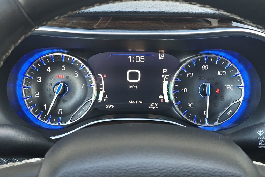 Used 2023 Chrysler Pacifica Limited image 25