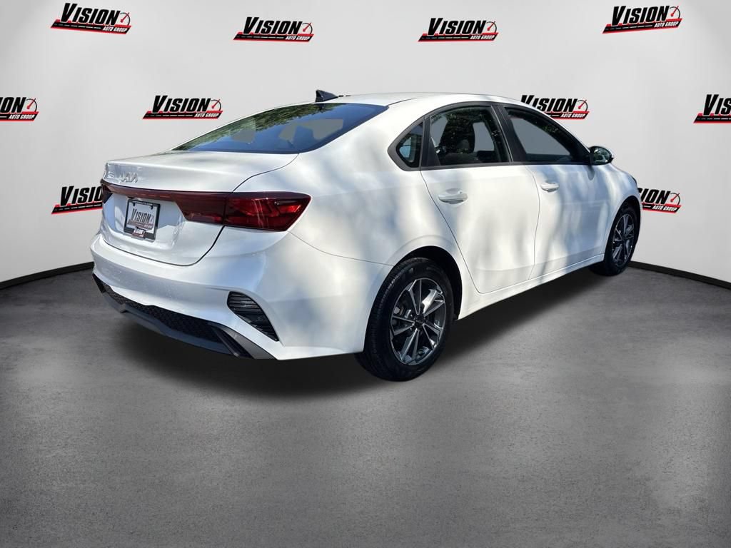 Used 2023 Kia Forte LXS FWD image 5