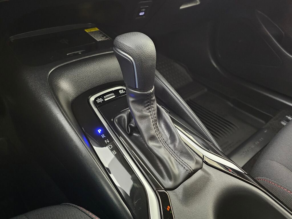 Used 2025 Toyota Corolla SE w/ SE Premium Package image 29