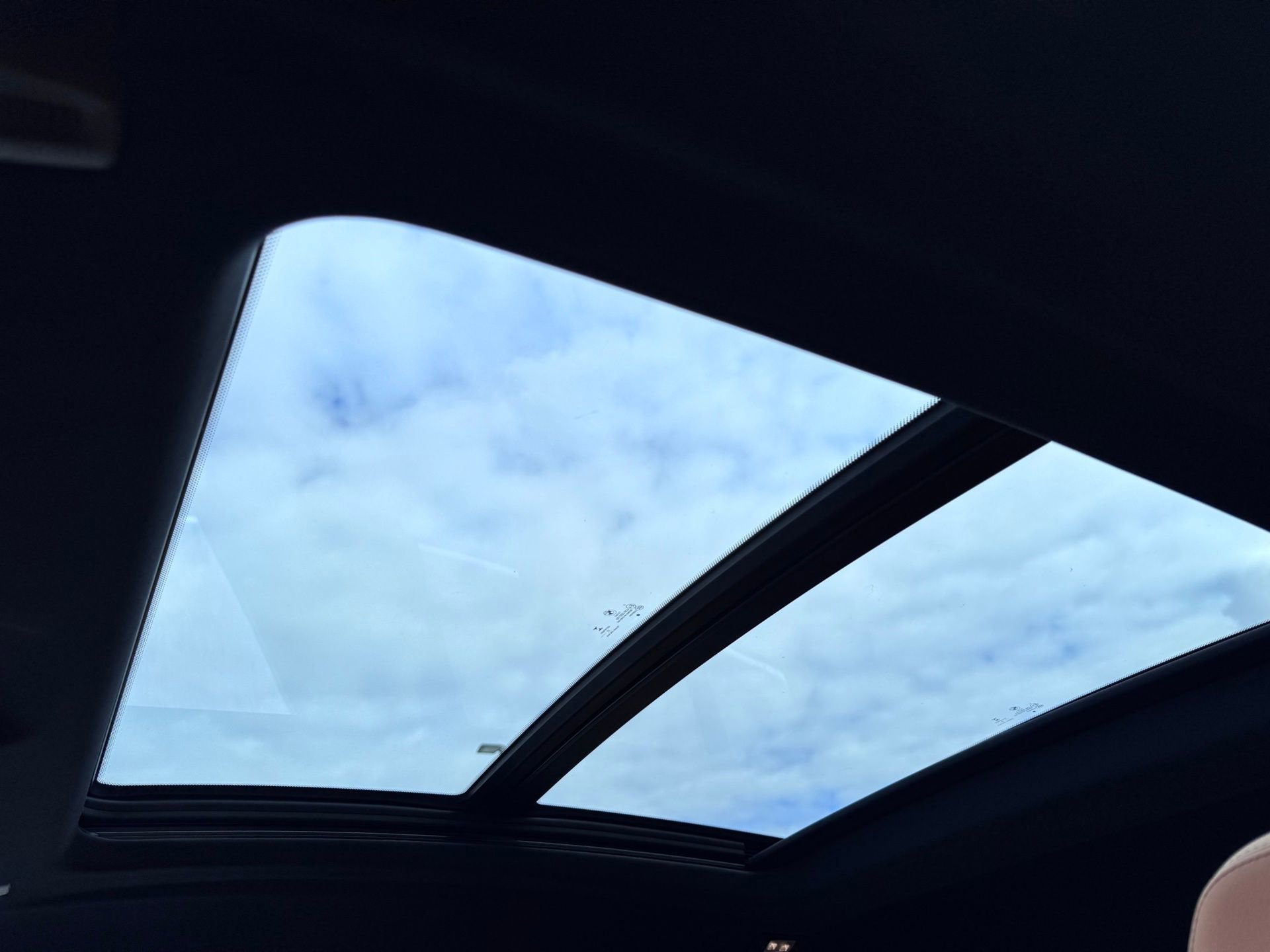 Used 2023 BMW X4 xDrive30i image 22