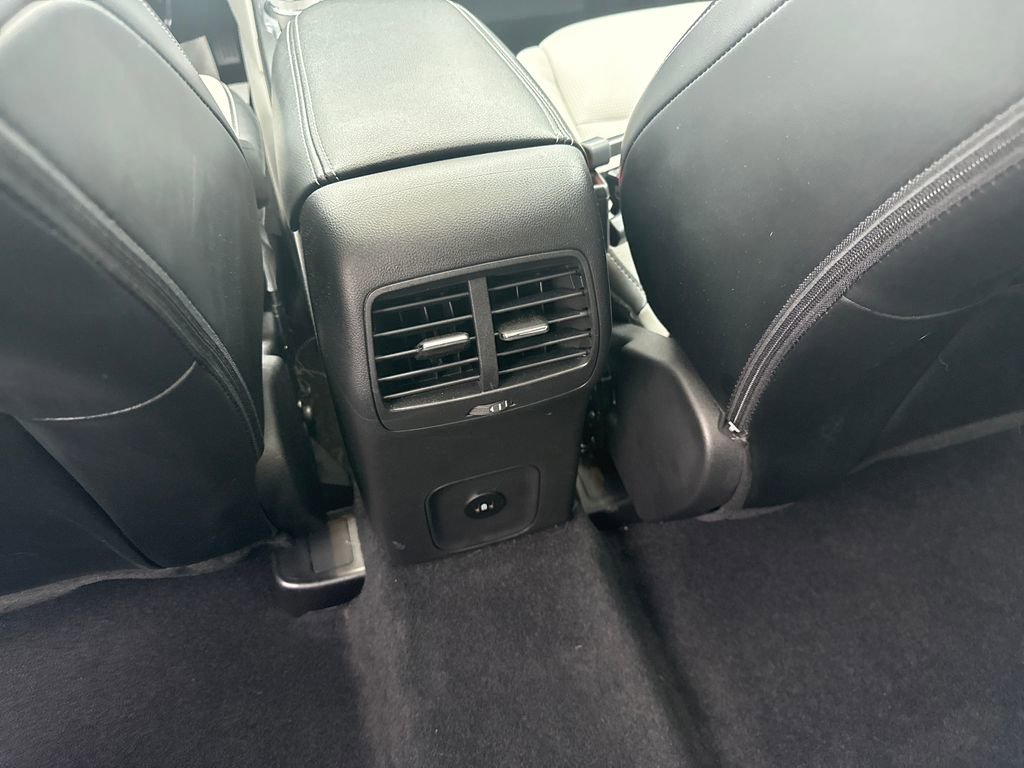 Used 2025 Ford Escape Platinum image 18