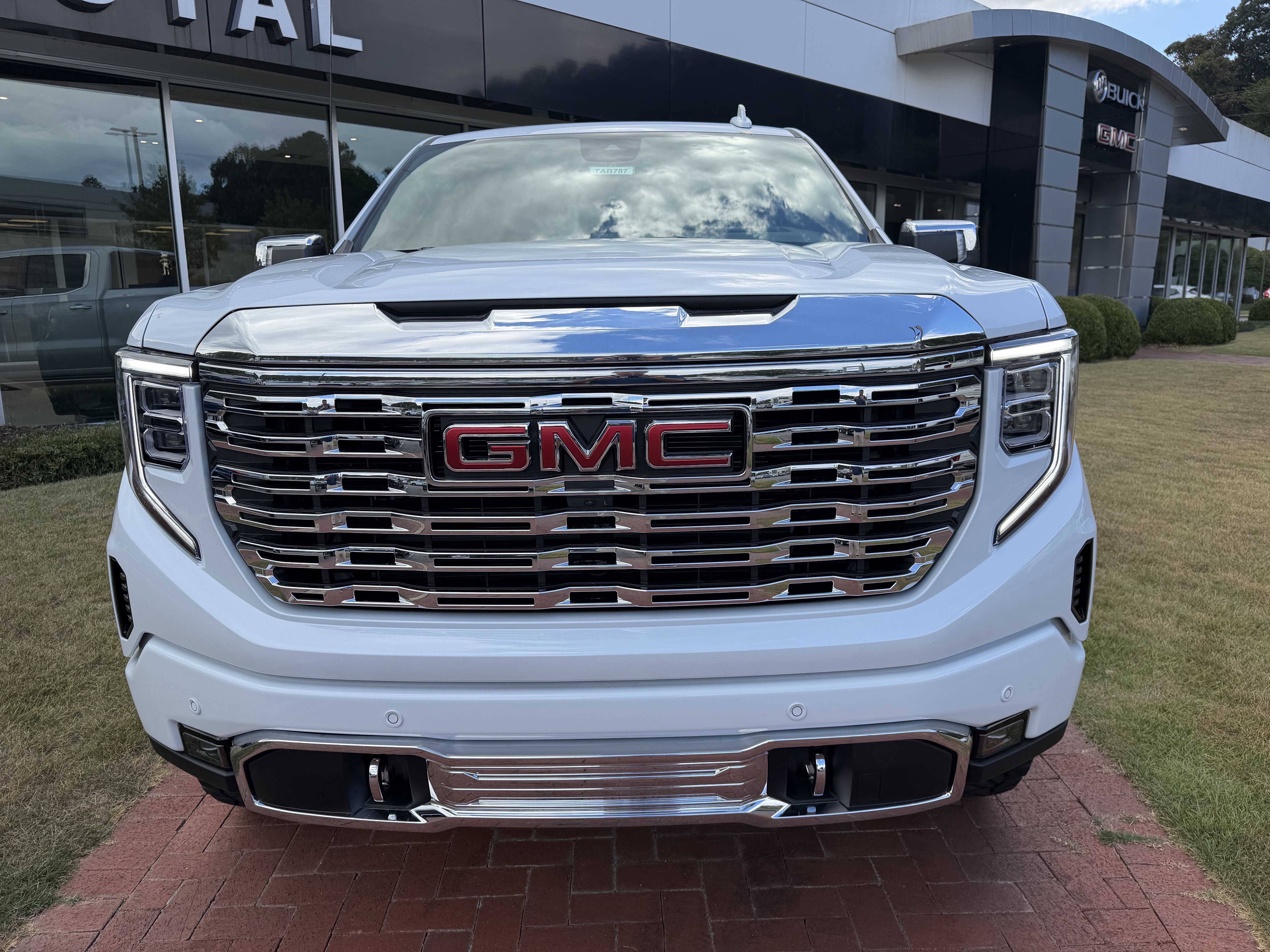 New 2026 GMC Sierra 1500 Denali AWD/4WD image 2
