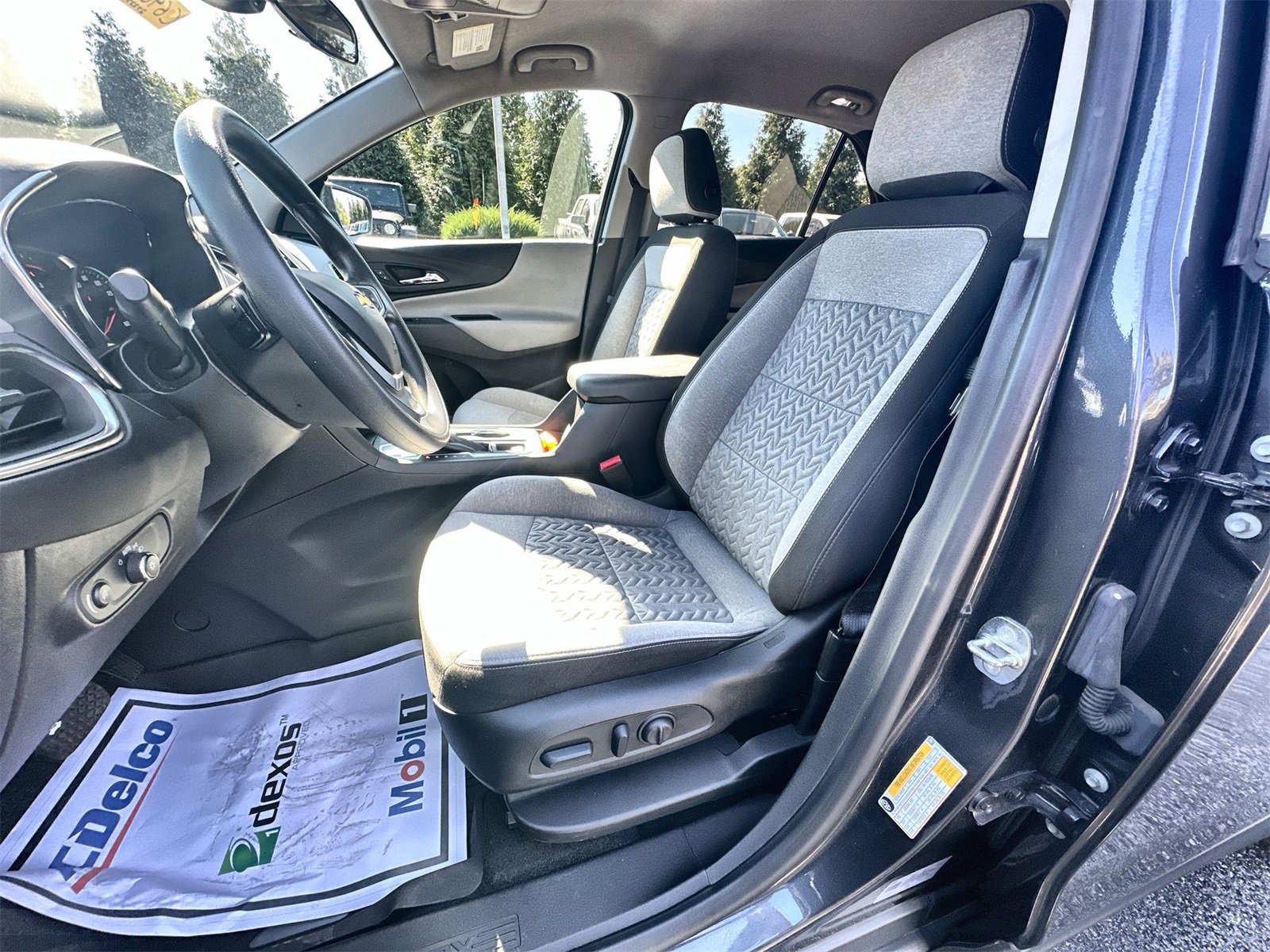 Used 2022 Chevrolet Equinox LS w/ LS Convenience Package image 18