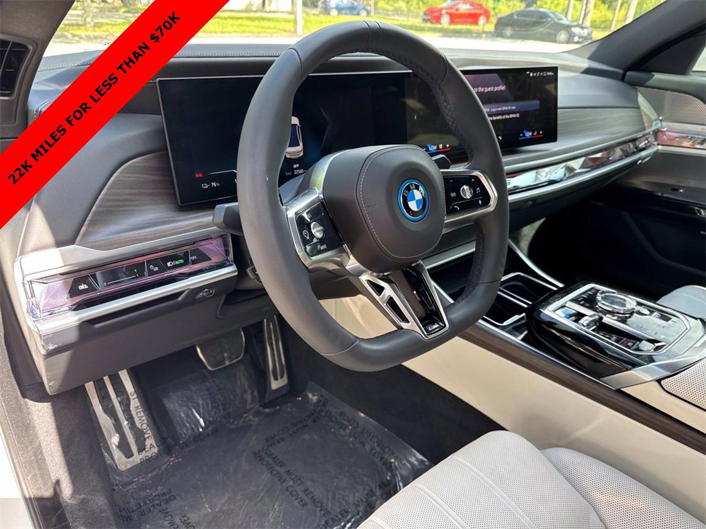 Used 2023 BMW i7 xDrive60 image 23