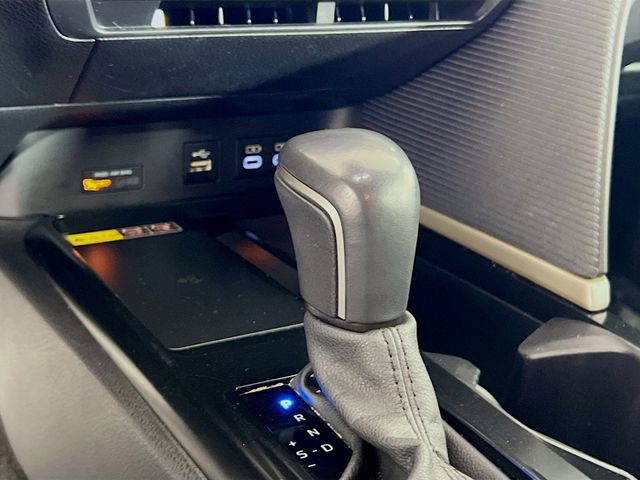 Used 2025 Toyota Camry SE image 17
