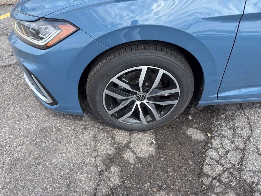 New 2026 Volkswagen Jetta SE FWD image 9