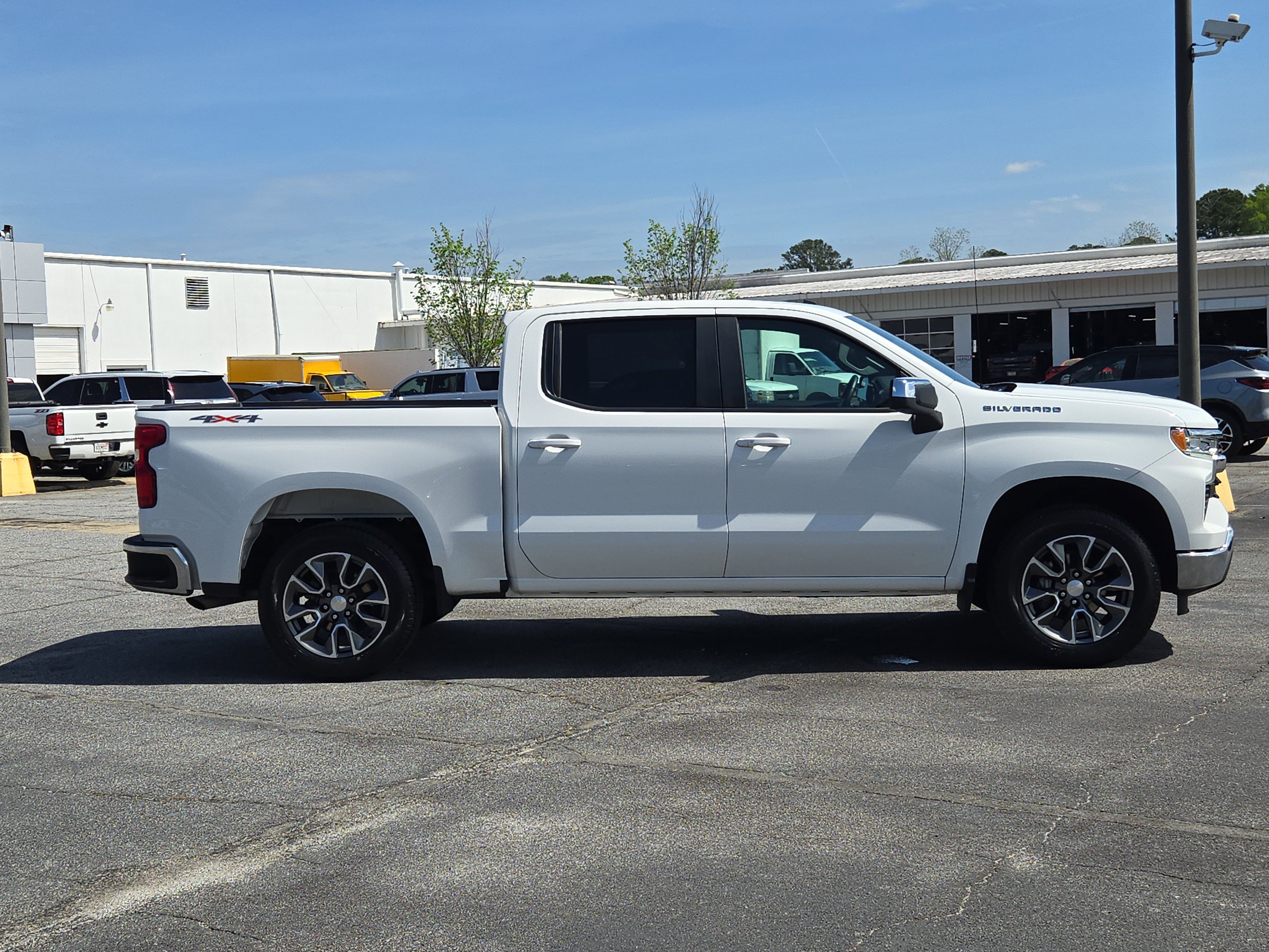 Used 2023 Chevrolet Silverado 1500 LT image 8