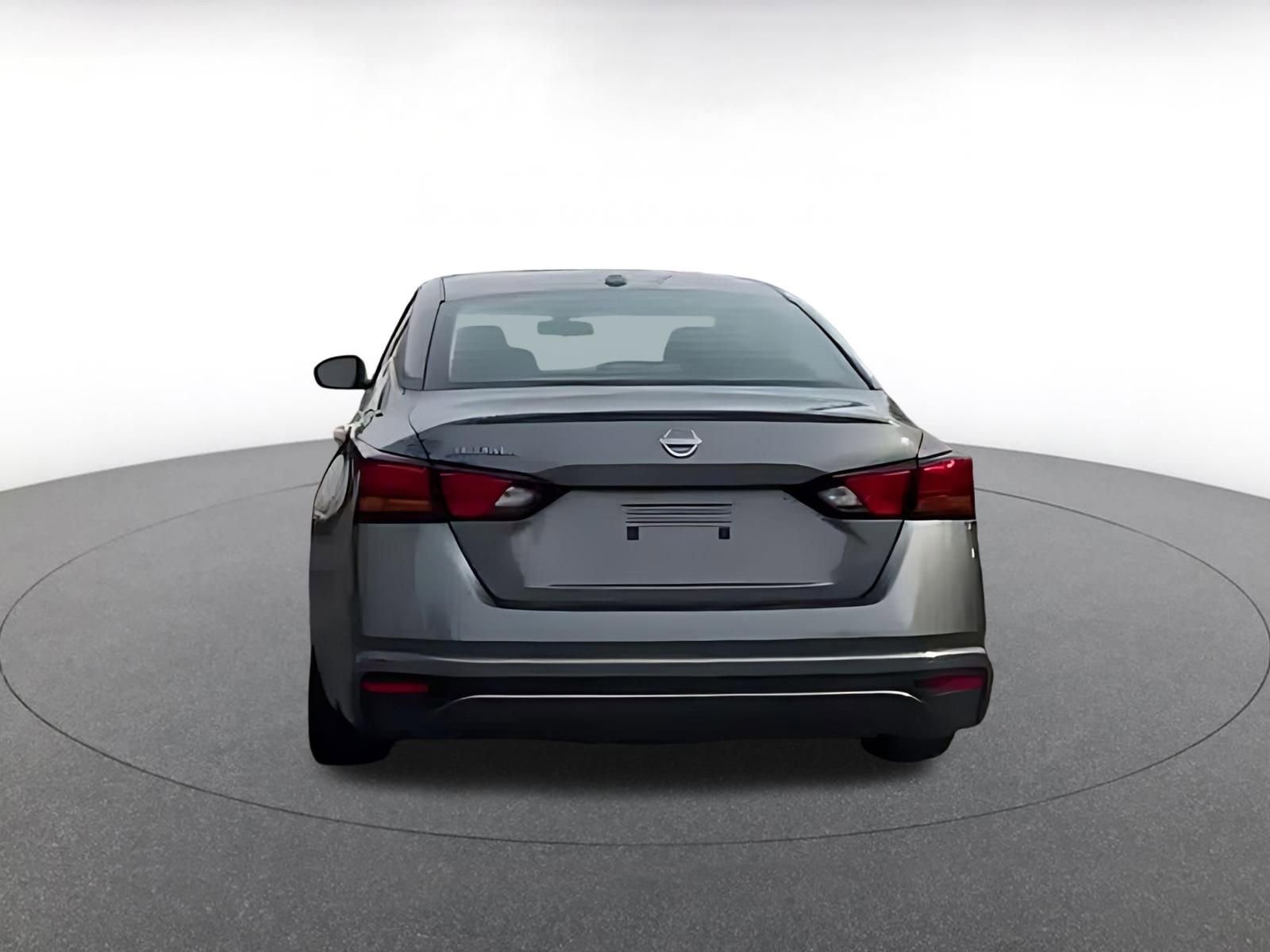 Used 2025 Nissan Altima 2.5 SV image 11