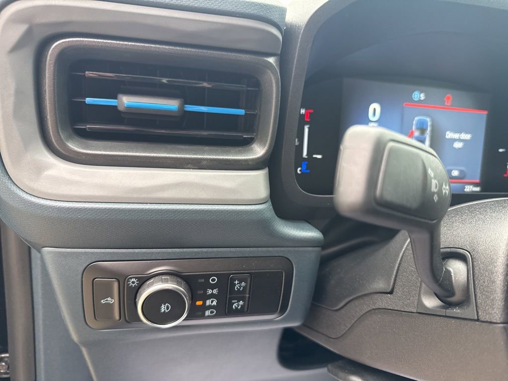 Used 2025 Ford Maverick Lobo AWD/4WD image 13