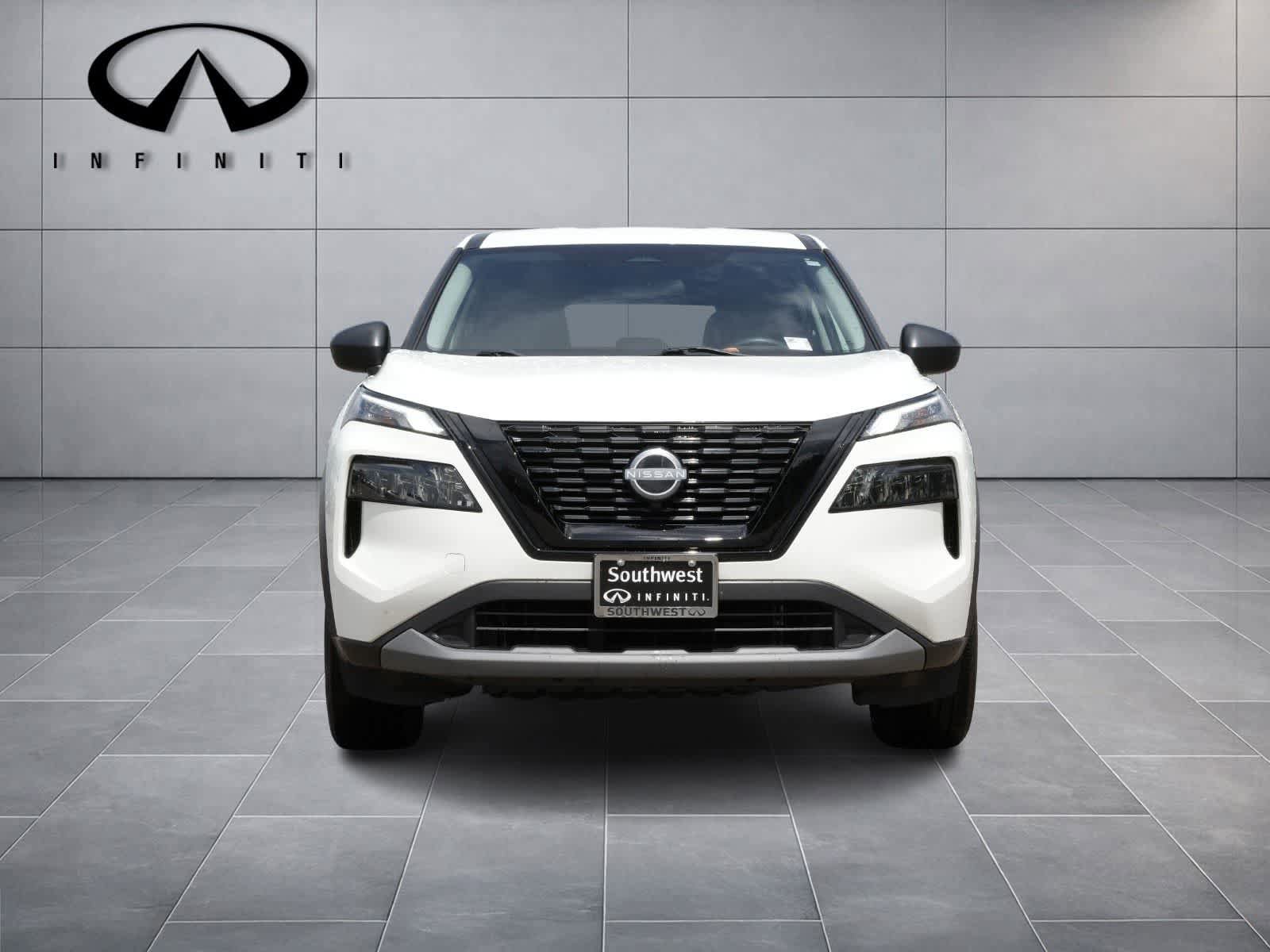 Used 2023 Nissan Rogue S FWD image 2