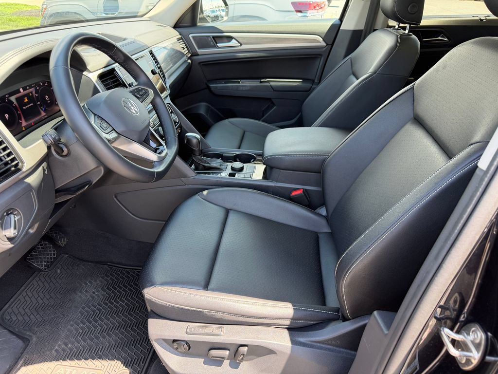 Used 2021 Volkswagen Atlas SEL AWD/4WD image 3