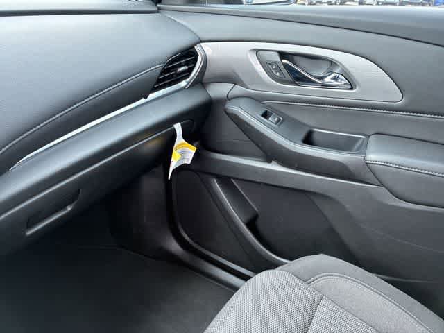 Used 2022 Chevrolet Traverse LT w/ LPO, Cargo Package FWD image 31