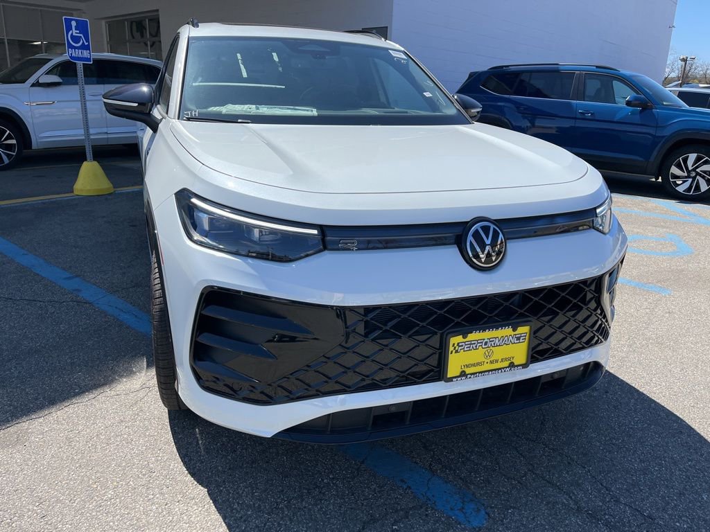 New 2026 Volkswagen Tiguan SE R-Line image 4