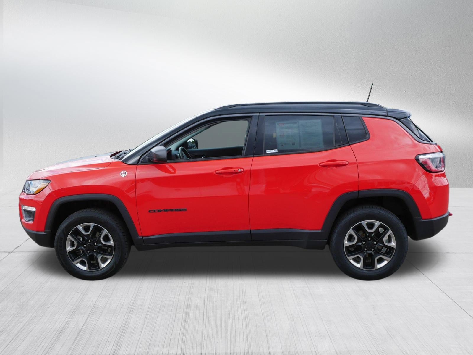 Used 2018 Jeep Compass Trailhawk w/ Navigation Group AWD/4WD image 4