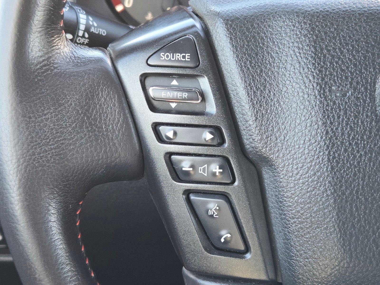 Used 2021 Nissan Titan PRO-4X w/ Pro-4x Convenience Package AWD/4WD image 32