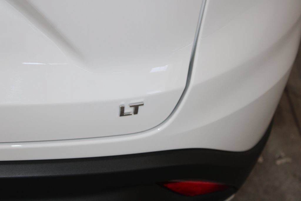Used 2025 Chevrolet Trax LT FWD image 26
