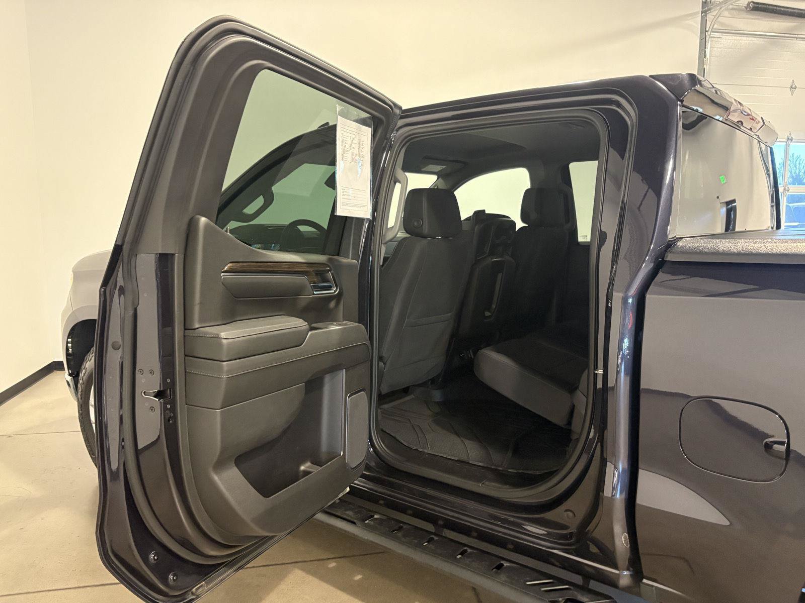 Used 2023 Chevrolet Silverado 1500 LT w/ Z71 Off-Road Package AWD/4WD image 31