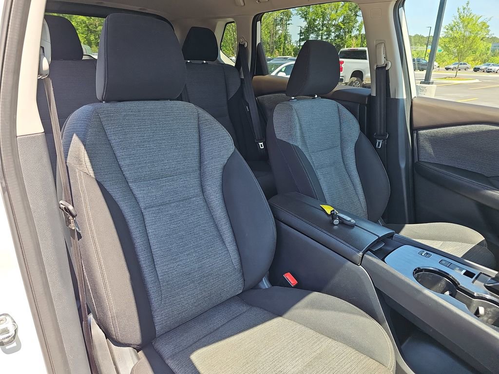 Used 2021 Nissan Rogue SV FWD image 14