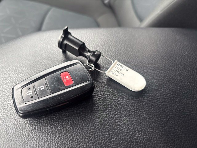 Used 2025 Toyota RAV4 XLE AWD/4WD image 22