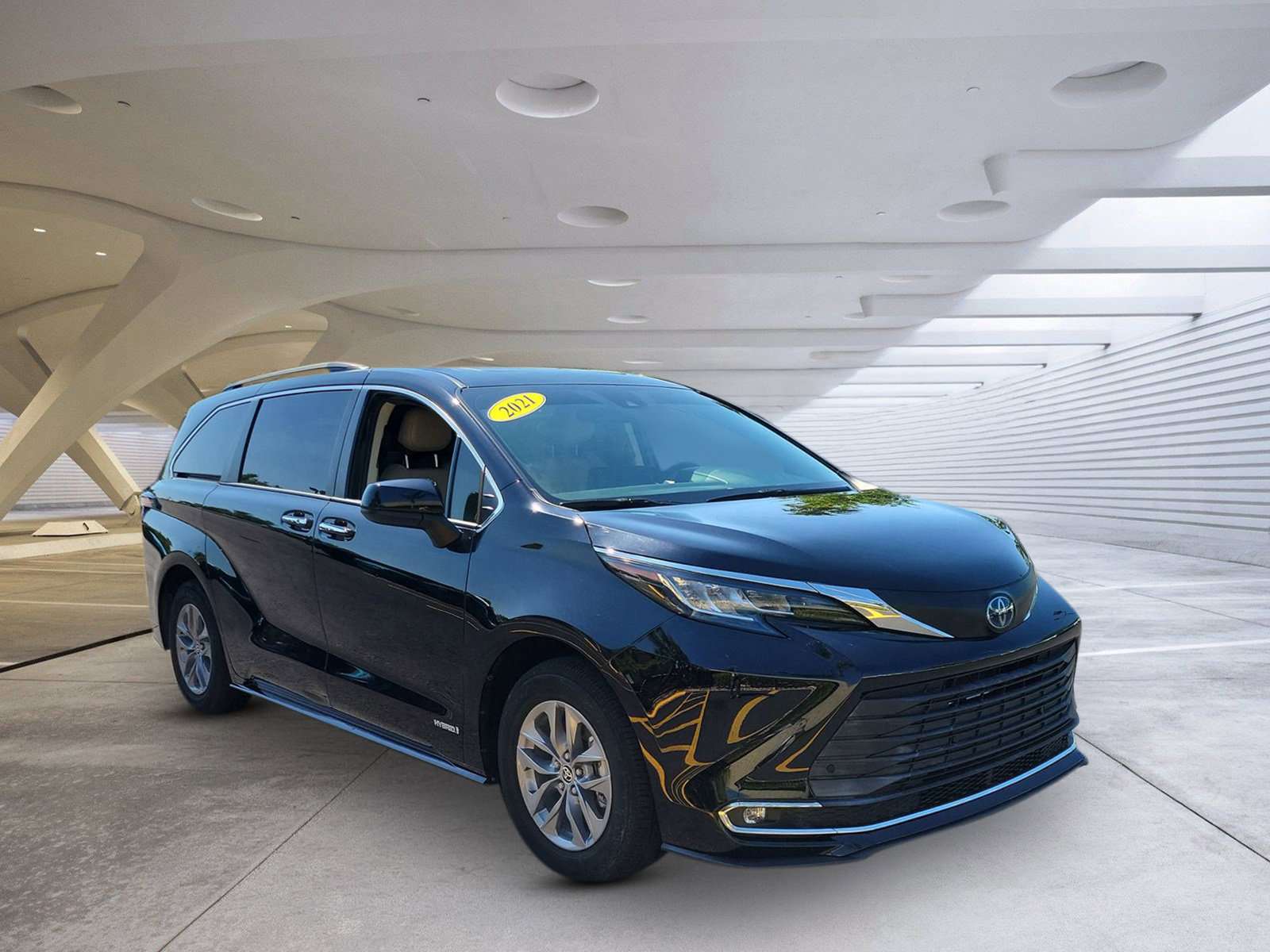 Used 2021 Toyota Sienna XLE