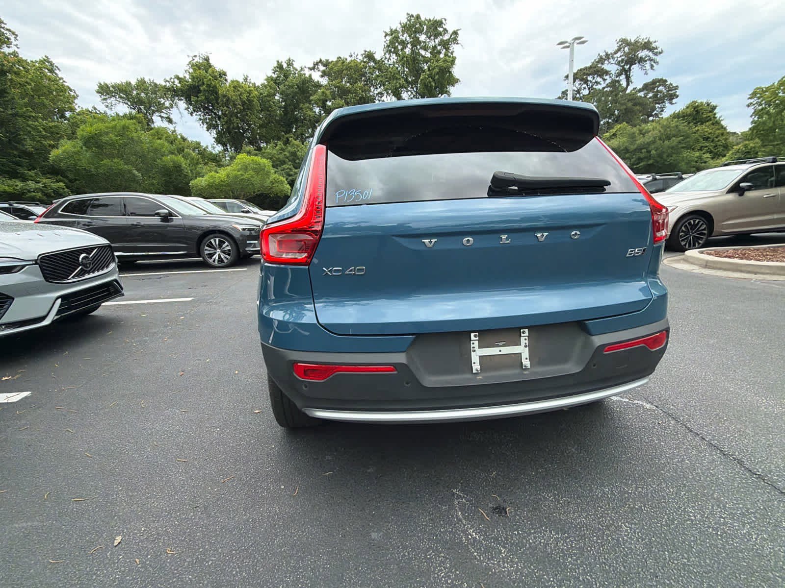 Certified 2025 Volvo XC40 B5 Core AWD/4WD image 12