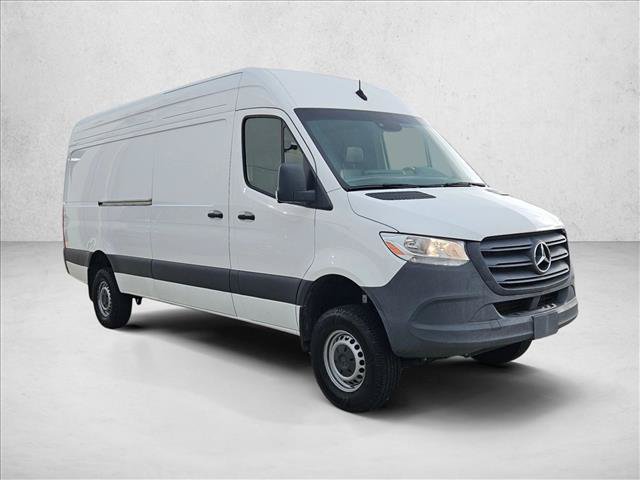 Used 2024 Mercedes-Benz Sprinter 2500 image 3