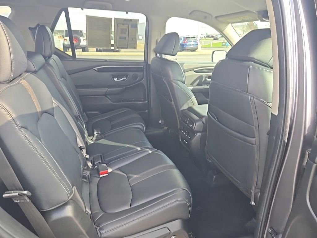 Used 2025 Honda Pilot EX-L image 29