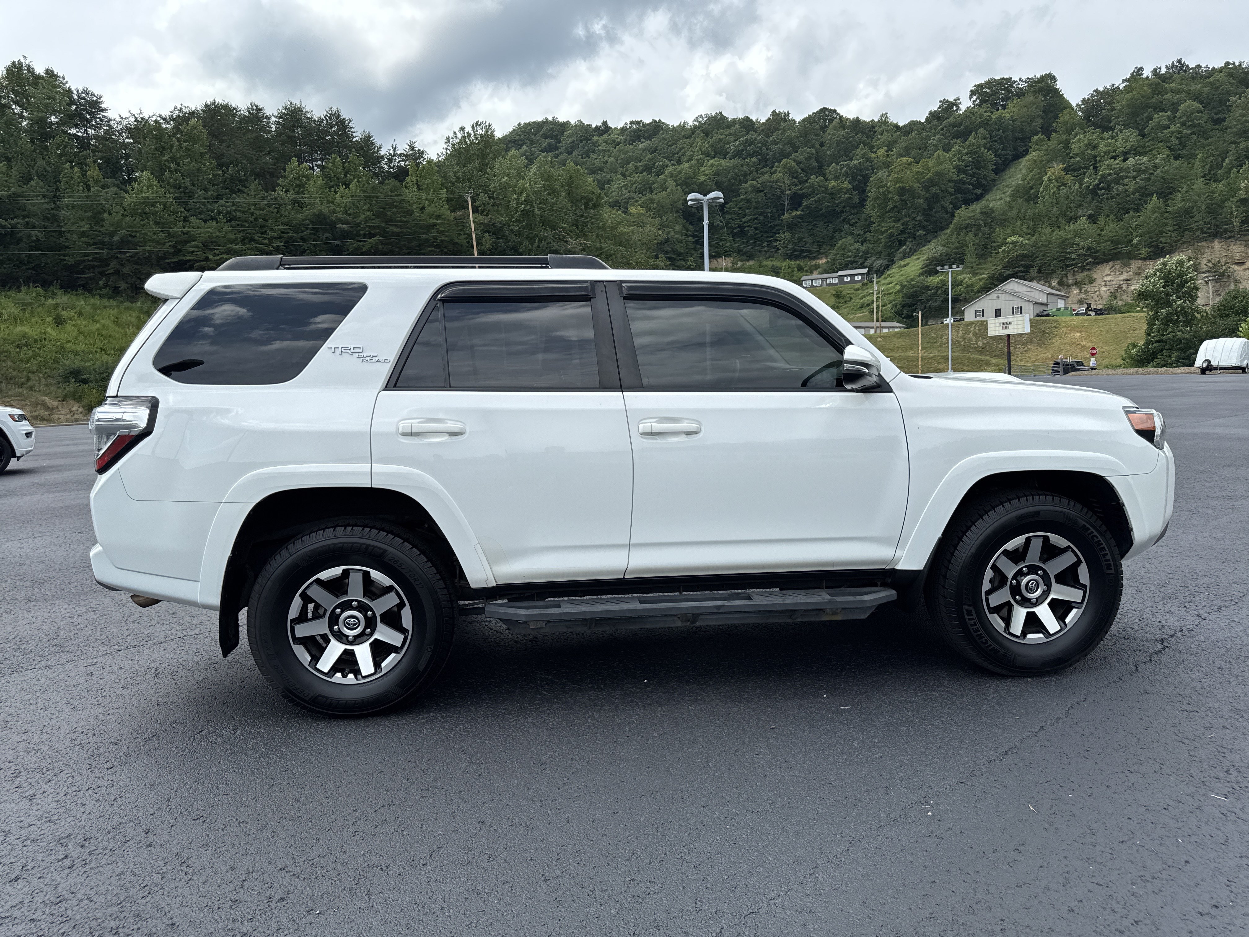 Used 2020 Toyota 4Runner TRD Off-Road Premium w/ Moonroof Package AWD/4WD image 8