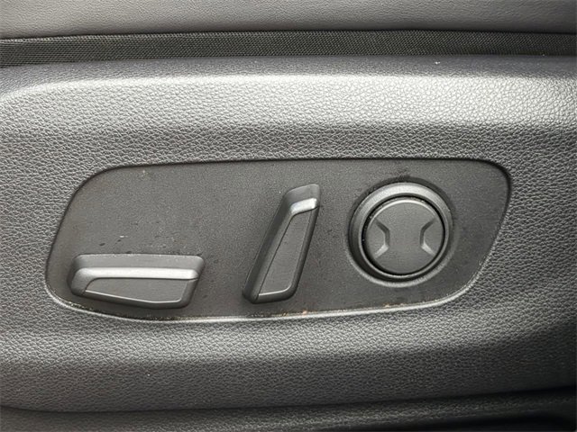 Used 2024 Kia Carnival LX image 23