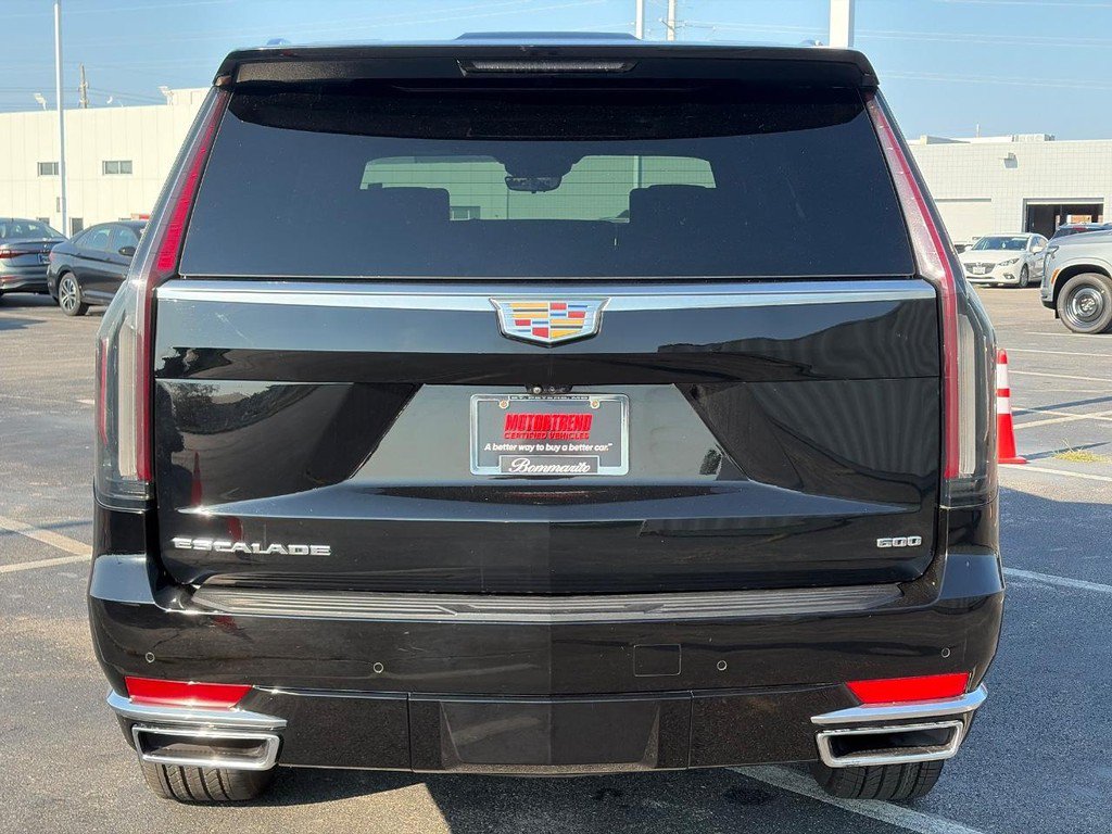 Used 2023 Cadillac Escalade Premium Luxury AWD/4WD image 4