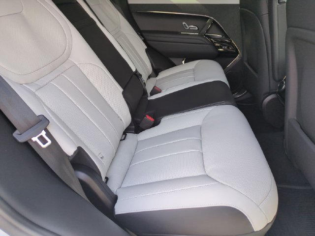 New 2026 Land Rover Range Rover Sport Dynamic SE AWD/4WD image 17