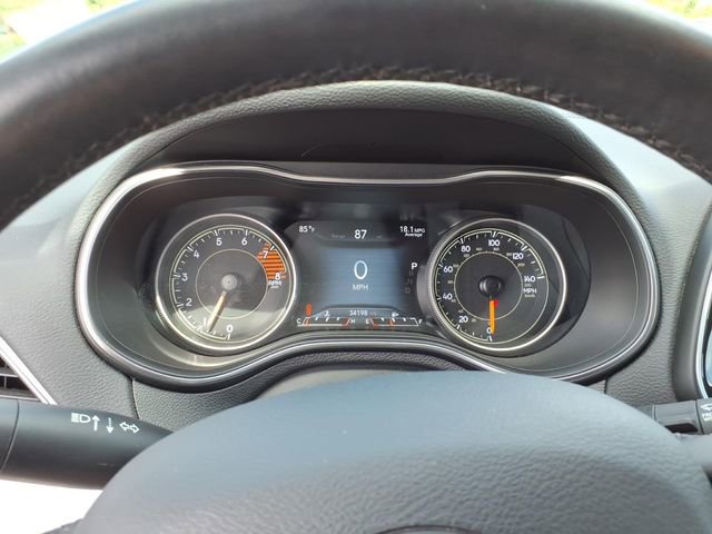 Used 2019 Jeep Cherokee Limited image 25