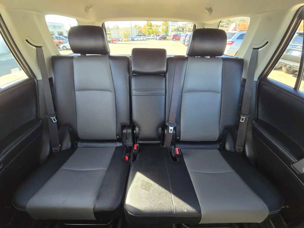 Used 2018 Toyota 4Runner SR5 Premium image 17