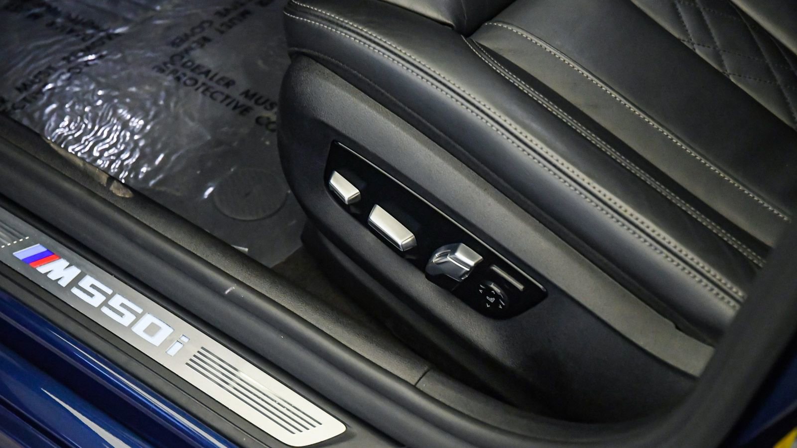 Used 2020 BMW M550i xDrive w/ Executive Package image 32