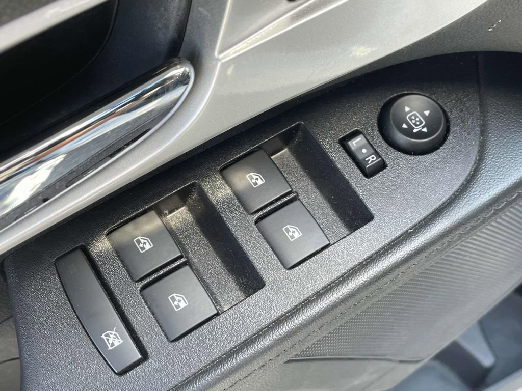 Used 2016 Chevrolet Equinox LT image 16