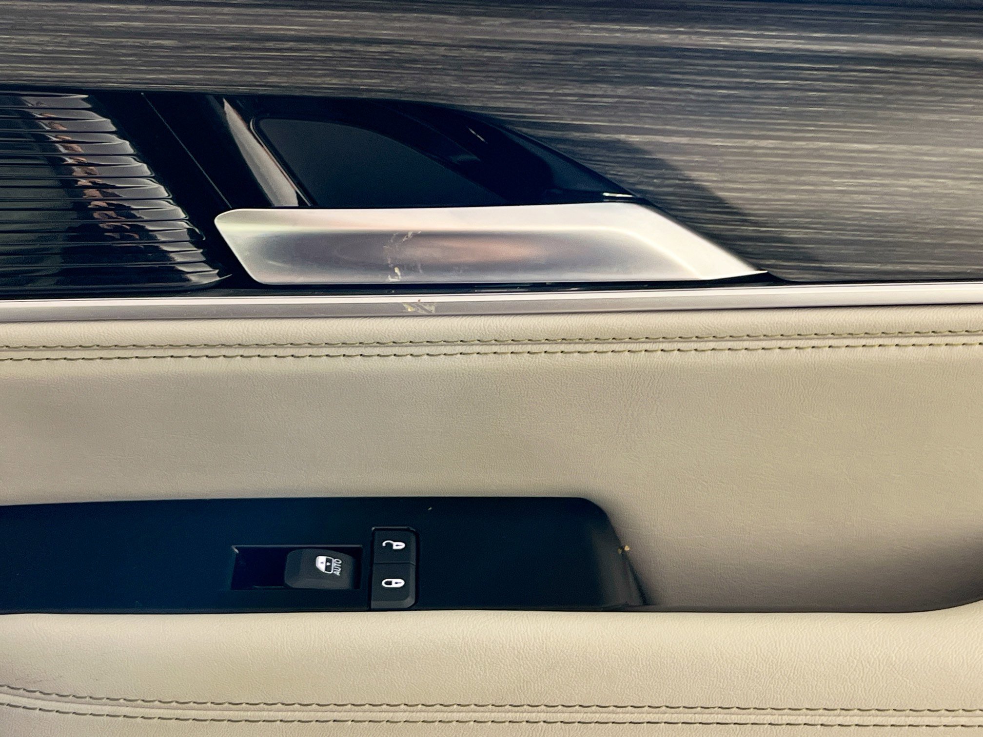 Used 2024 Jeep Wagoneer Series II w/ Flexible Seating Group image 32