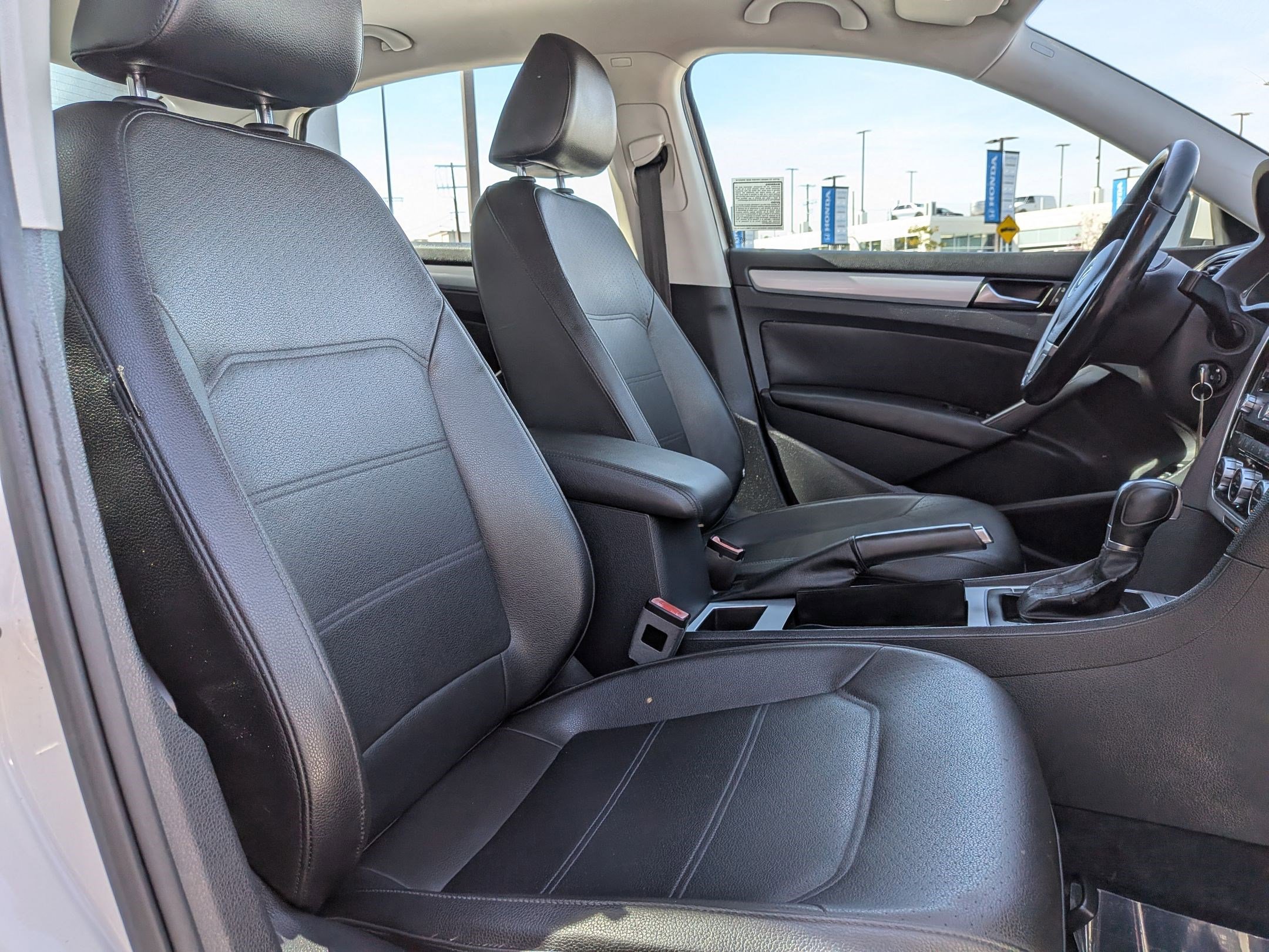 Used 2012 Volkswagen Passat 2.5 SE image 25