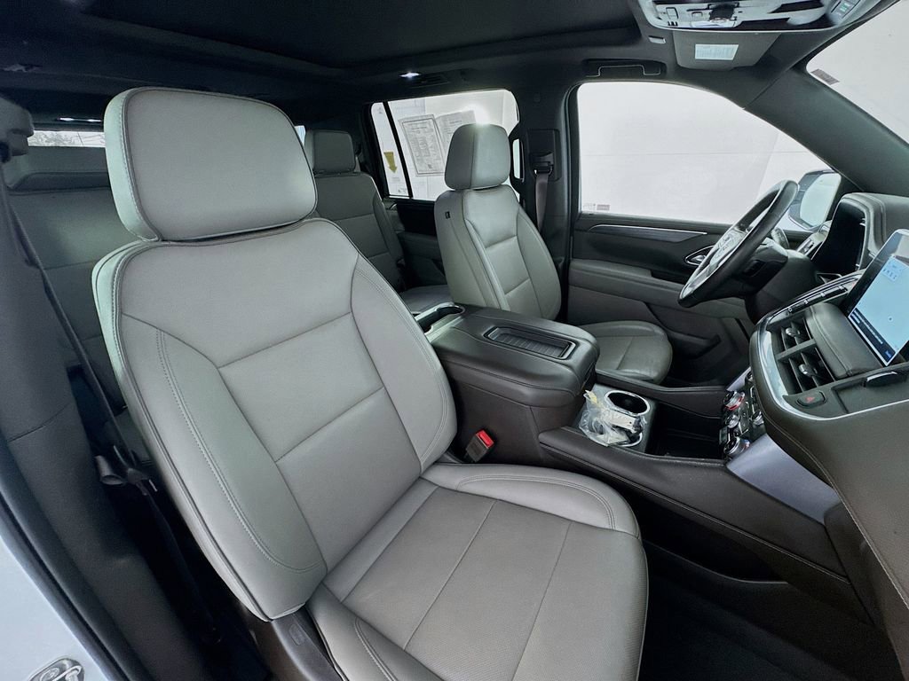 Used 2022 GMC Yukon XL SLT w/ SLT Luxury Package image 31